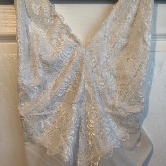 White V-neck Bodysuit - Picture 2 of 3